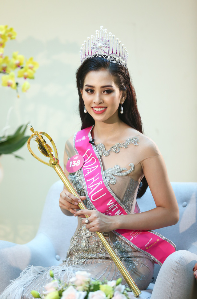 Hoa hậu Việt Nam 2018,Trần Tiểu Vy,hoa hậu,bán dâm,chân dài,đại gia