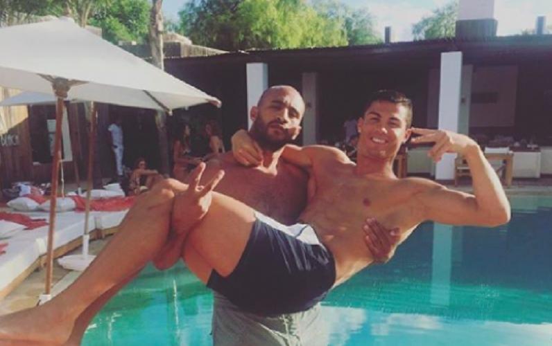 Ronaldo, hiếp dâm, chân dài,con của CR7