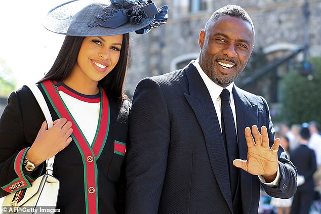  Idris Elba bên bạn gái Sabrina Dhowre 