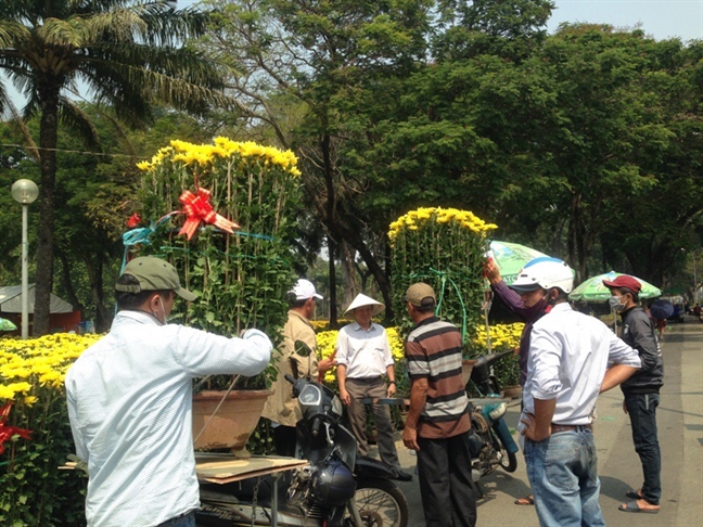 San dua hau canh, buoi ky da 'doc, la' chung tet